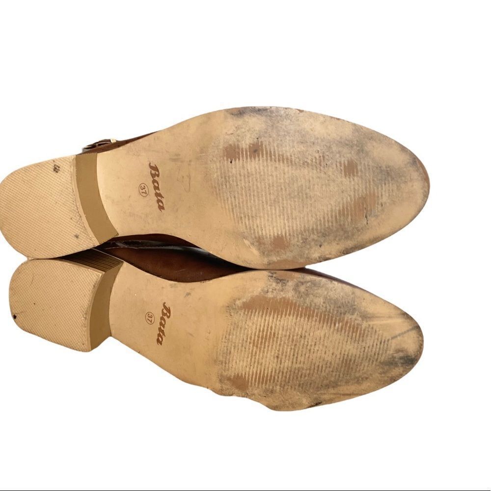 Bata Cross Strap Tan Booties Size 6.5 - Picture 8 of 9